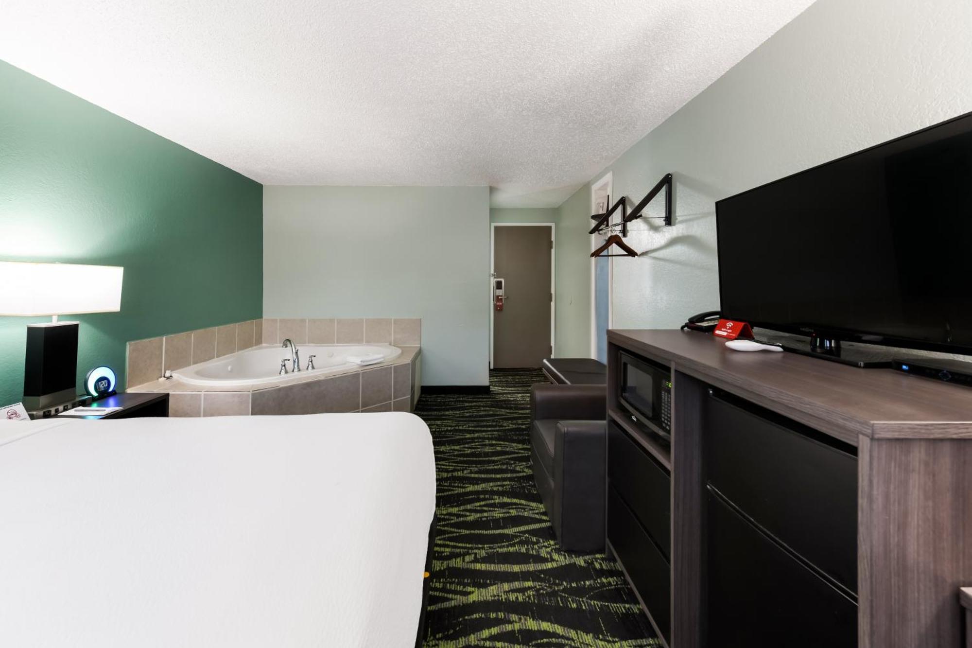 Baymont Inn & Suites By Wyndham Liberty Exterior foto